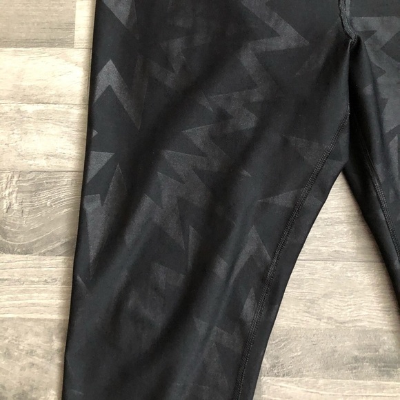 Fila Sport Black Matte Star Burst Capri Leggings L - Picture 2 of 7